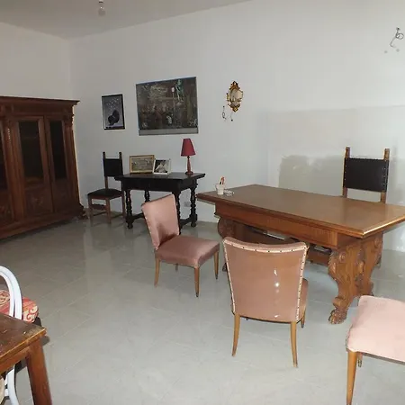 Irsina Home *